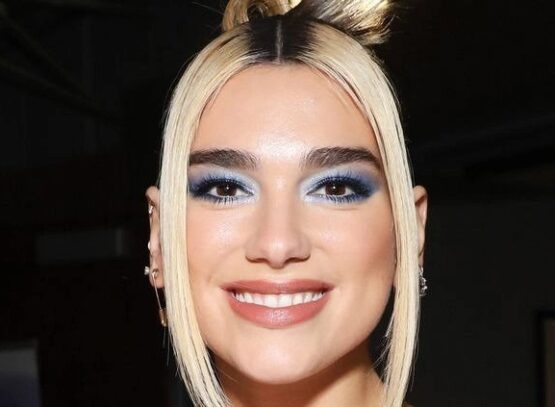 Updo-with-strands-as-a-beautiful-summer-hairstyle-for-medium-length-hair
