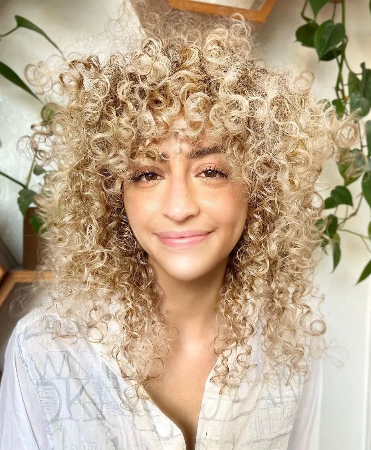 hairstyle summer 2022 trend Curly hairstyles with bangs