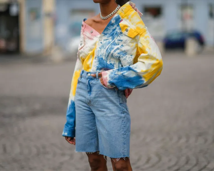 Summer Street Style Trends 2022 Denim Shorts Fashion trend