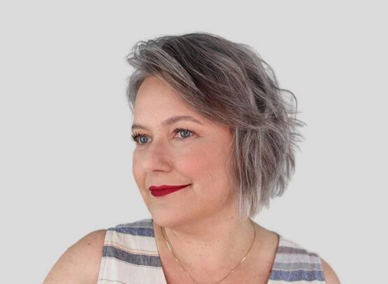 Layered-Bob-with-side-parting-for-fine-hair-women-over-60
