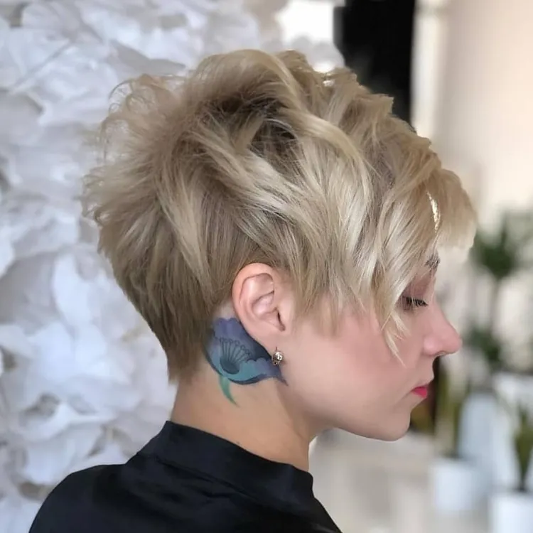 Pixie Cut short hairstyles women 2022