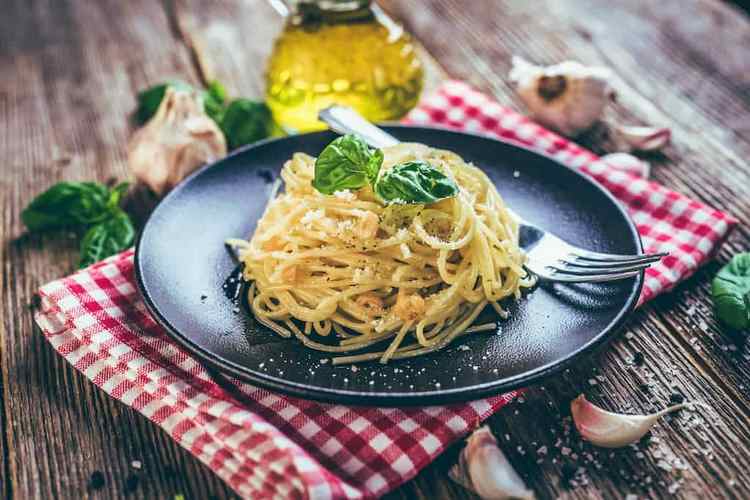 classic dish made in italy with spaghetti and garlic in olive oil