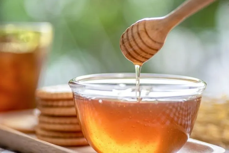 how to lighten your hair with lemon and honey