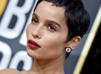 short-hairstyles-for-women-pixie-cut-with-bangs