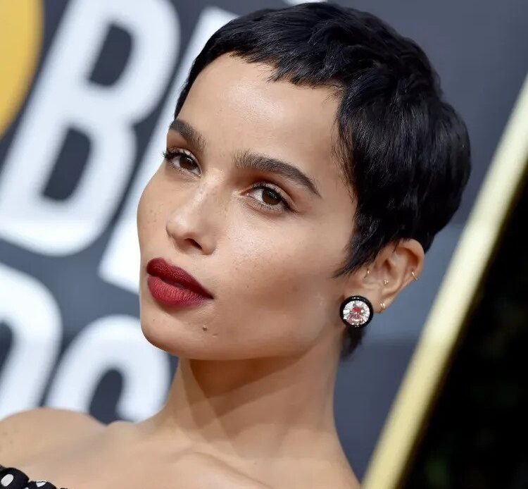 short-hairstyles-for-women-pixie-cut-with-bangs