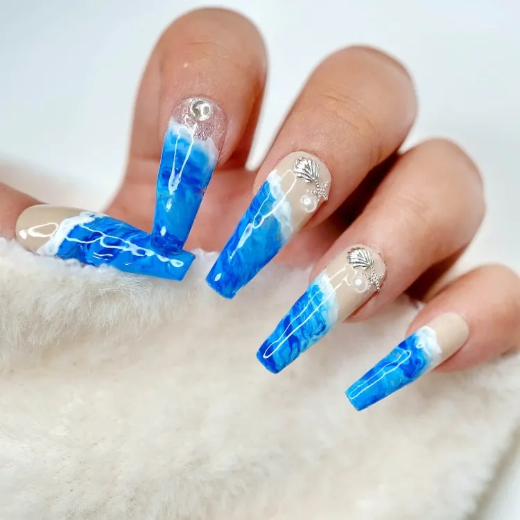 2022 Deconstructed French Nails Summer Trend