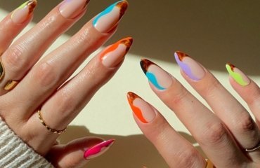 Deconstructed-French-Nails-Manicure-Trend-Summer-2022-Trends