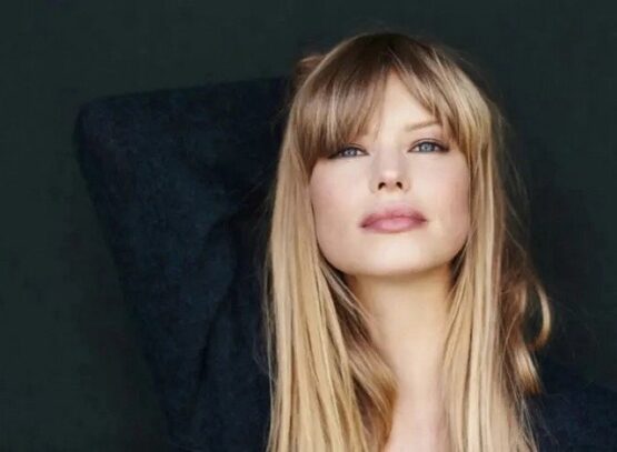 Fall-2022-Bangs-Hairstyles-French-Girl-Bangs