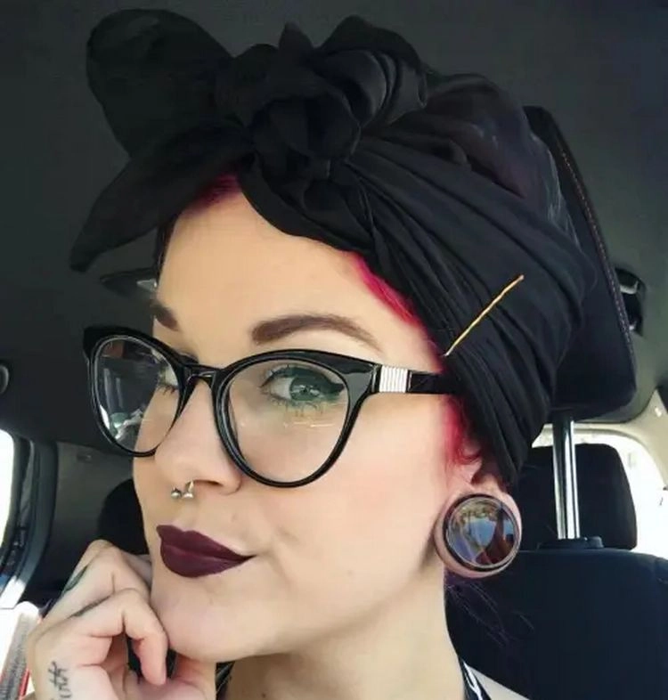 Glamorous turban for short hair