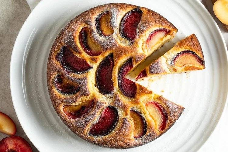 Quick plum cake for your late summer menu delicious recipes for simple fruity desserts