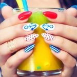 Summer-manicure-designs-what-are-nautical-nails-2022-trends