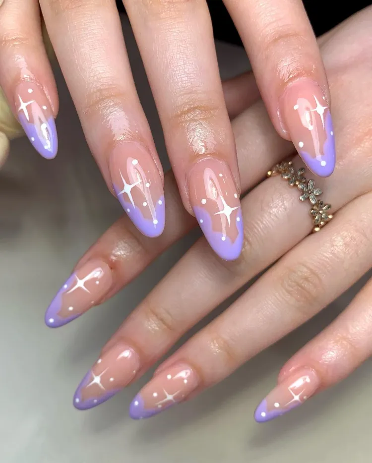 Summer nails 2022 trends French with glitter