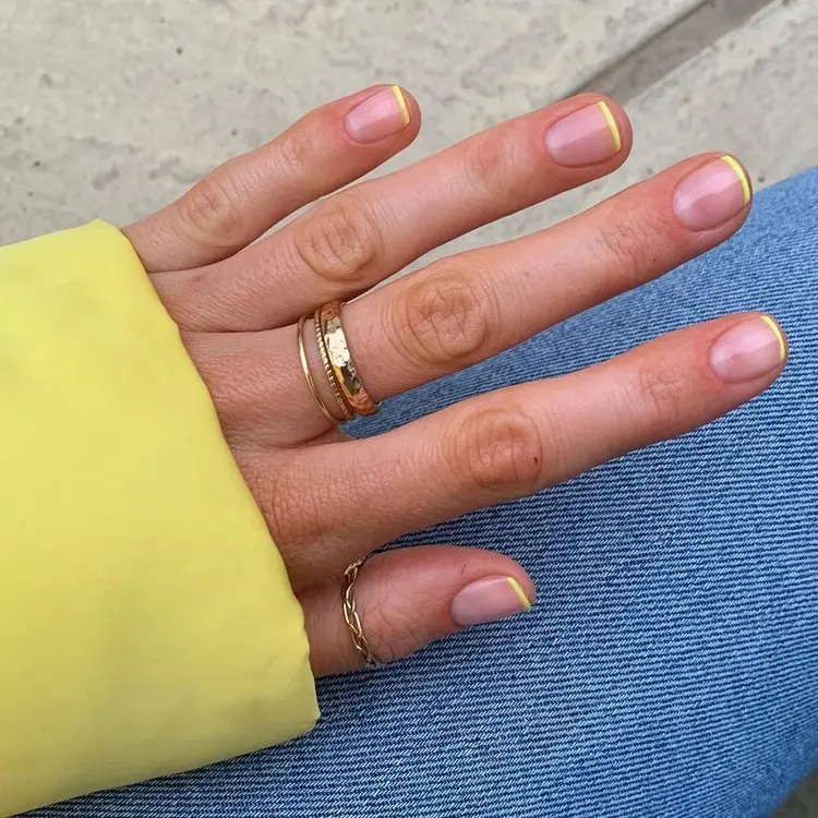The french manicure is back fall 2022 trends