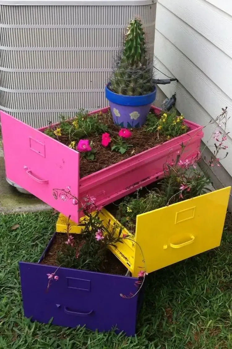 diy garden decoration with old drawers upcycling ideas