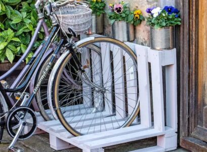 eco-friendly-bicycle-storage-from-pallets-for-the-garden-area