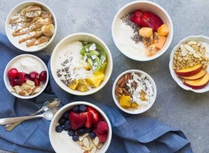 fat-burning-breakfast-healthy-slimming-food-bulgarian-yogurt-fruits