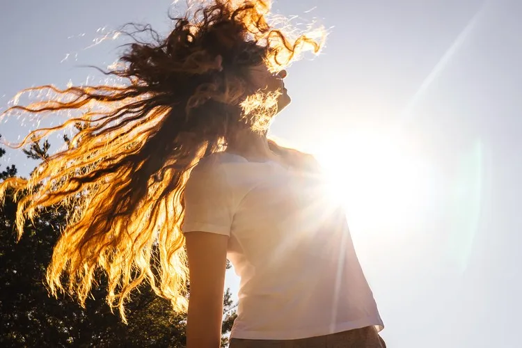 hair sun protection DIY sunscreen spray lavender essential oil protect hair from UV rays