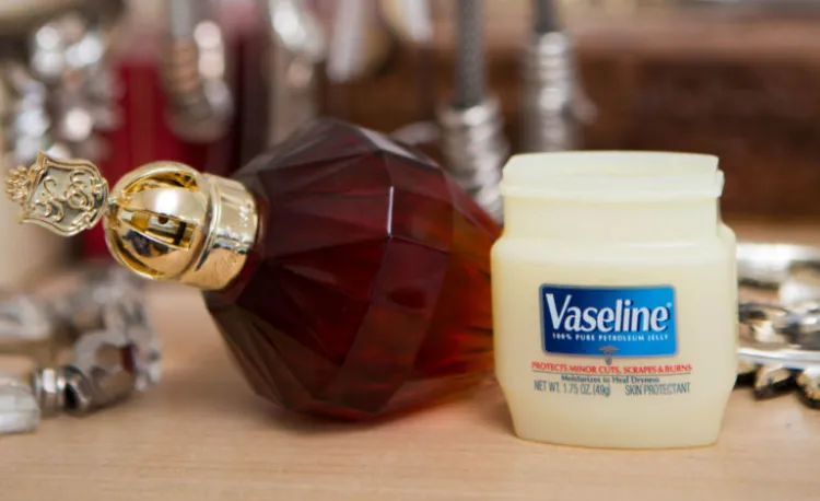 how to keep your nail polish for long petroleum jelly