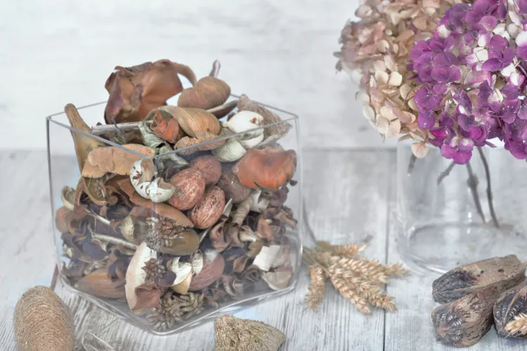 how to make potpourri with dried flowers hydrangea decor ideas floral compositions