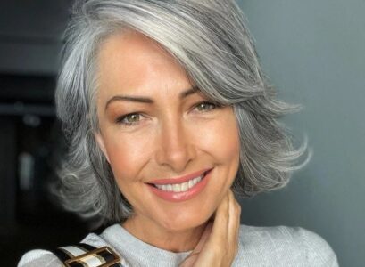 layered-medium-length-hairstyles-and-short-hair-that-makes-you-look-younger