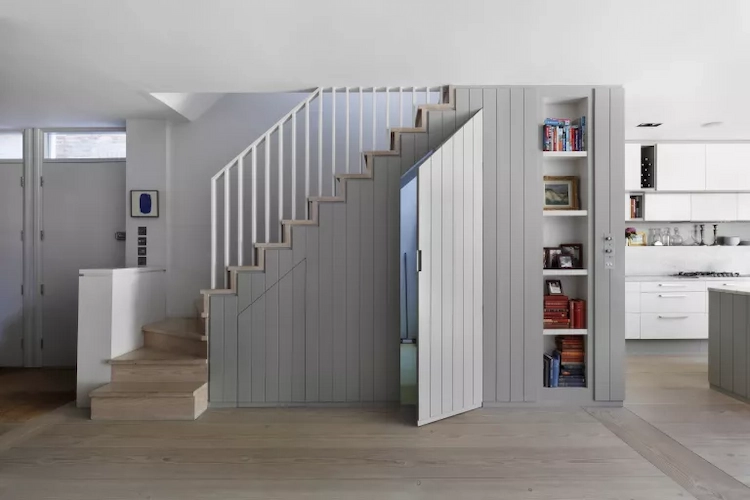 optimal and space saving use of space utility room under staircase