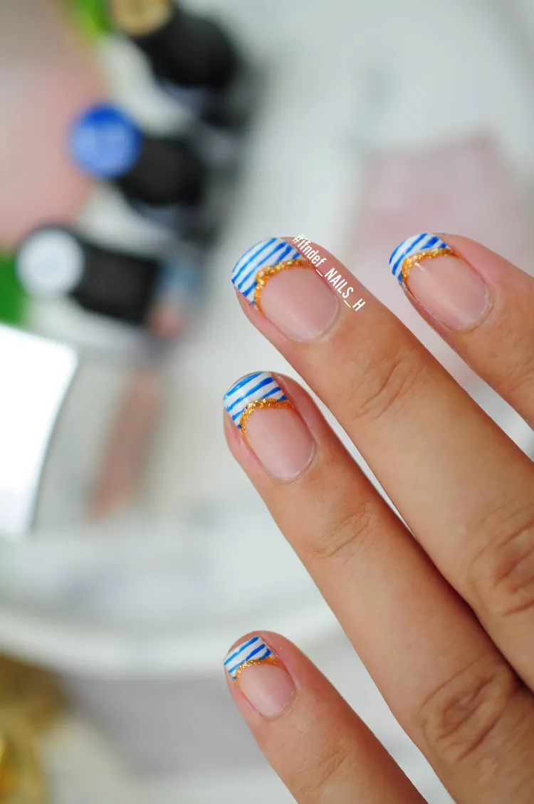 short nails ideas nautical manicure trend