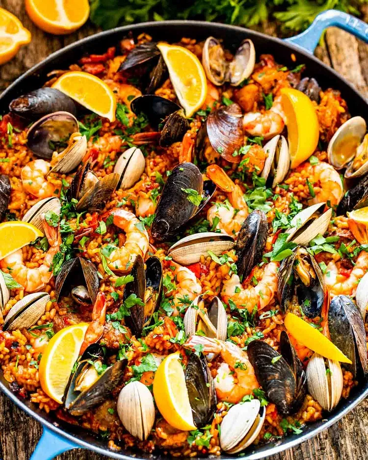 summer meal recipes for friends seafood chicken paella