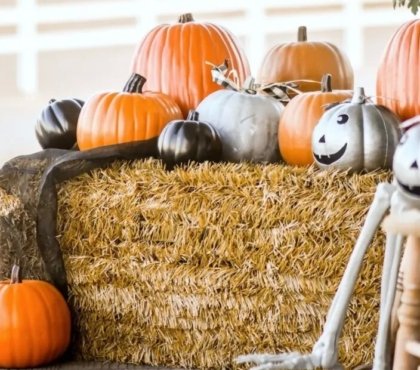 DIY-Straw-bale-decoration-with-pumpkins-for-fall-and-Halloween