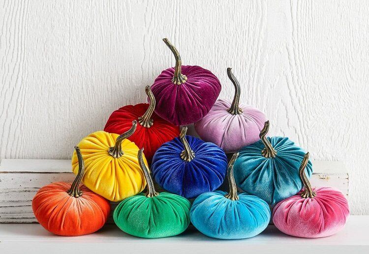 DIY-fall-decoration-pumpkin-from-velvet-simple-instructions-for-sewing