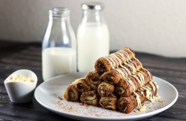 French-toast-rolls-with-cinnamon-and-sugar