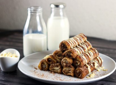 French-toast-rolls-with-cinnamon-and-sugar