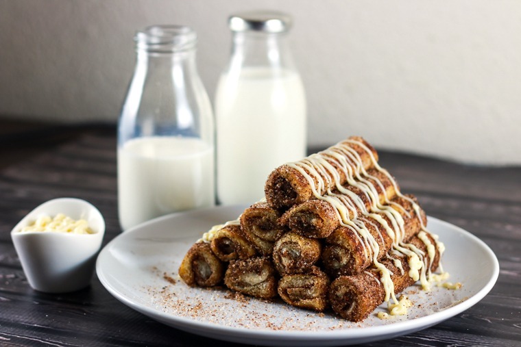 French toast rolls with cinnamon and sugar