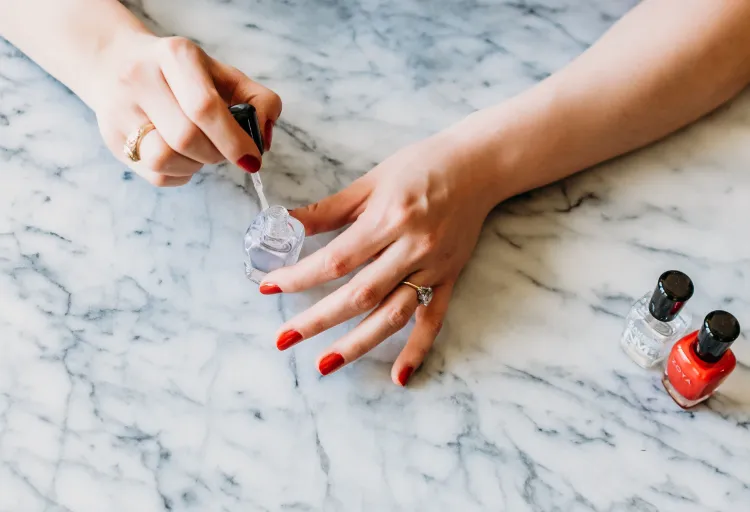 How to make nail polish dry faster the best tips