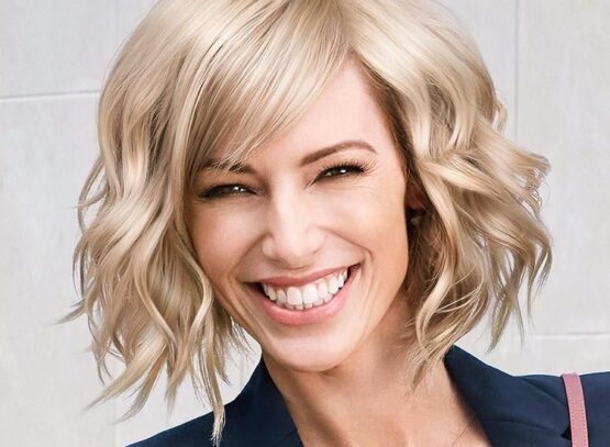 Layered-cuts-for-medium-length-hair-are-really-trendy-and-stylish-in-fall-2022