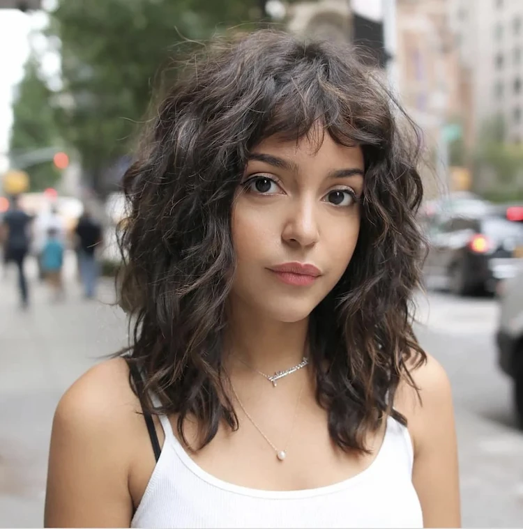 18 Stunning Hairstyles with Curly Curtain Bangs