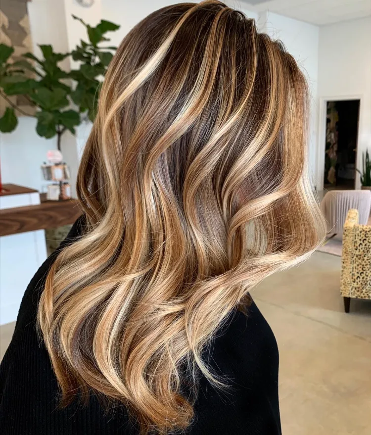 brown hair with caramel blonde highlights color trends fall
