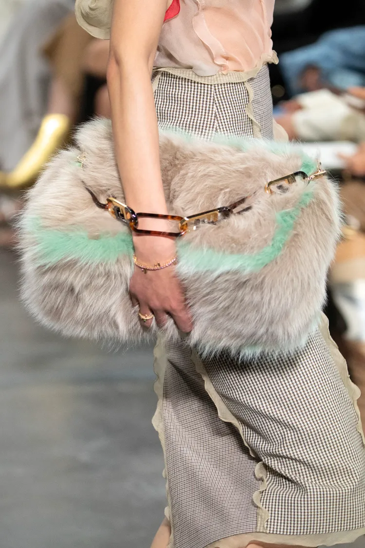 fendi faux fur bag fashion trends handbags fall winter 2022 2023