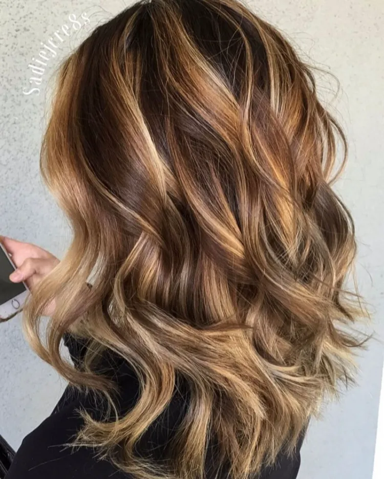 what blonde shades are trending caramel blonde hair color fall in 2022
