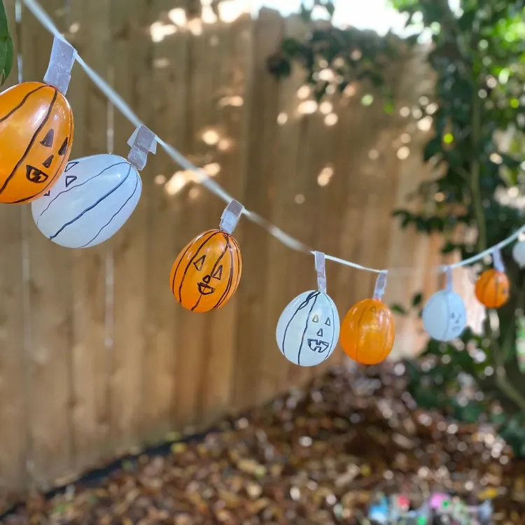 Balloon Garland DIY Halloween Decoration Front Yard