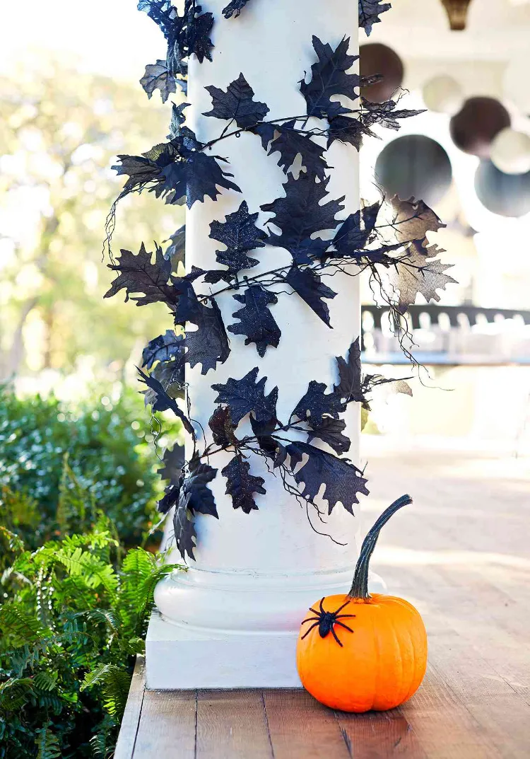 DIY Fall Leaves Garland front yard Halloween Decoration Ideas