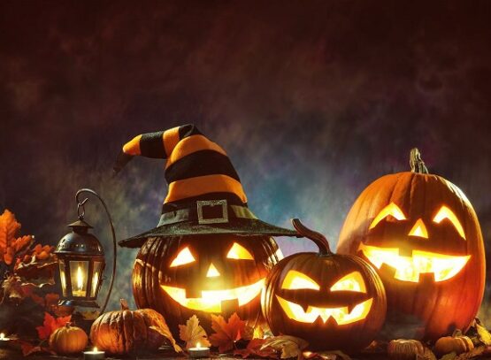 Funny-pumpkin-faces-carving-and-painting-cool-Halloween-ideas