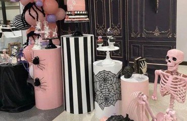 Halloween-decoration-trends-2022-pink-decoration