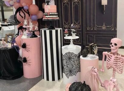 Halloween-decoration-trends-2022-pink-decoration