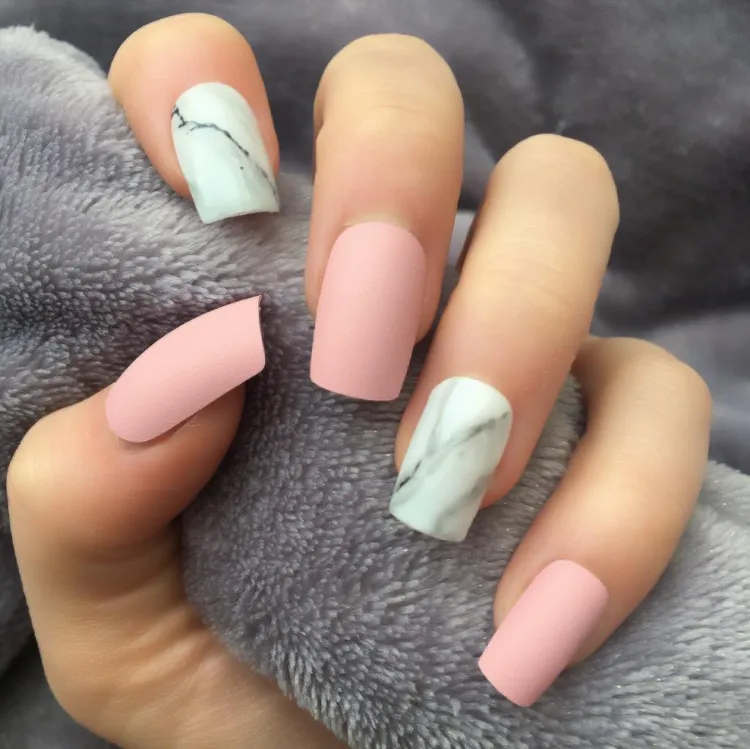Short square Nail Design ideas Marble Nails Trend Fall 2022