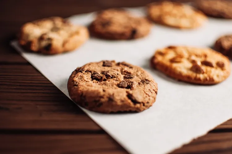 Parchment Paper or Aluminum Foil which one is better for baking