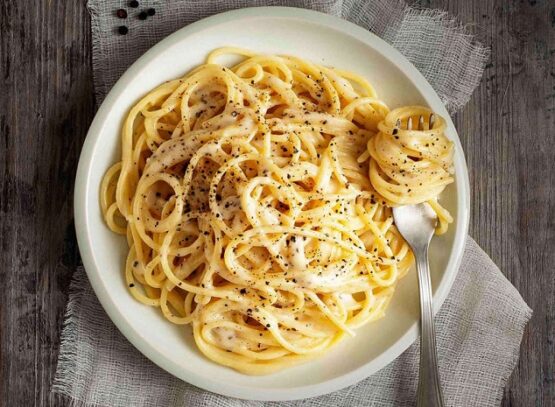 Spaghetti-Cacio-e-Pepe-This-pecorino-cheese-recipe-is-a-symbol-of-good-eating