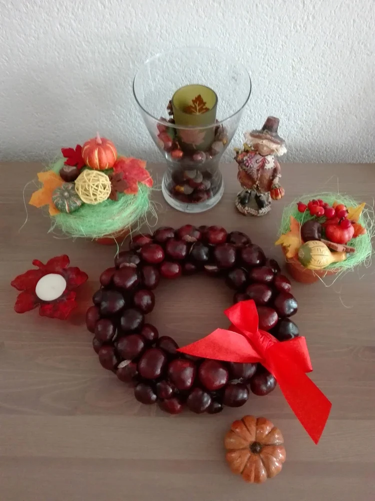 What can you make from chestnuts fall wreath is a great DIY idea