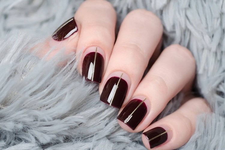 What-nail-polish-color-for-winter-2022-to-trendy-manicure