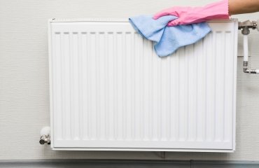 Wipe-the-radiator-and-get-it-clean-again