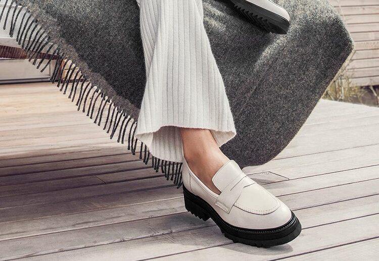 Womens-mid-season-shoes-2022-perfect-pairs-for-the-in-between-period